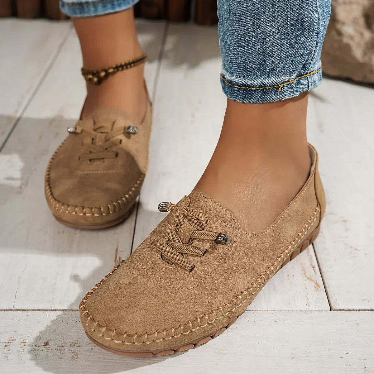 Nextpair | Klassiske damesko med kilehæl og nubuck-look