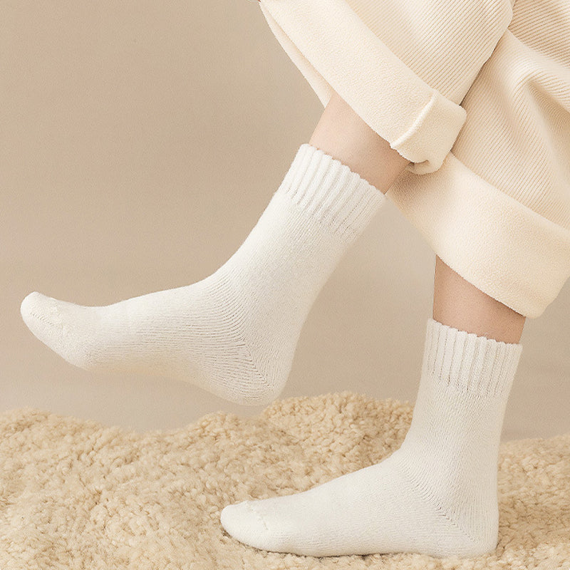 Nextpair | Elegante dame-mokkasiner med guldspænde og slip-on design