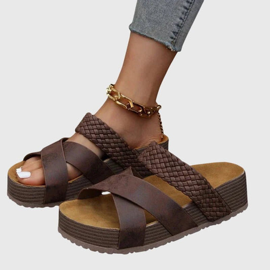 Nextpair | Stine – Sporty sandaler med crossover-rem