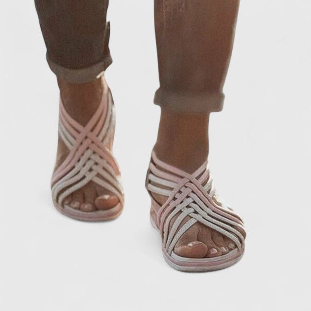 Nextpair | Theresa – Sandaler med kobberdetaljer og sofistikeret look