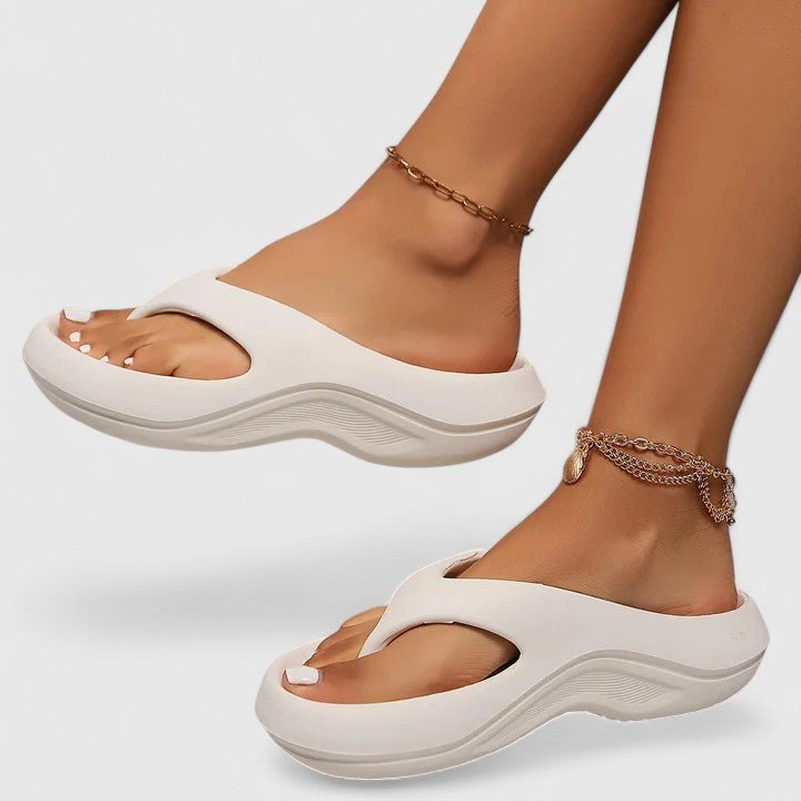 Nextpair | Sigrid – Sandaler med kontraststik og dekorativt design