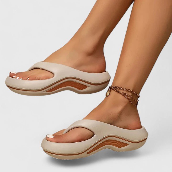 Nextpair | Sigrid – Sandaler med kontraststik og dekorativt design