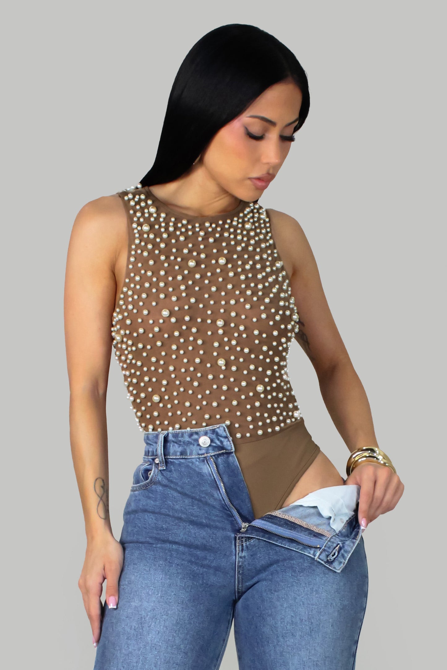 Perlebesat bodysuit - Mocha fra Next Pair