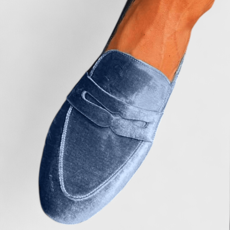 Nextpair | Olivia – Fløjlblå loafers med luksuriøst look