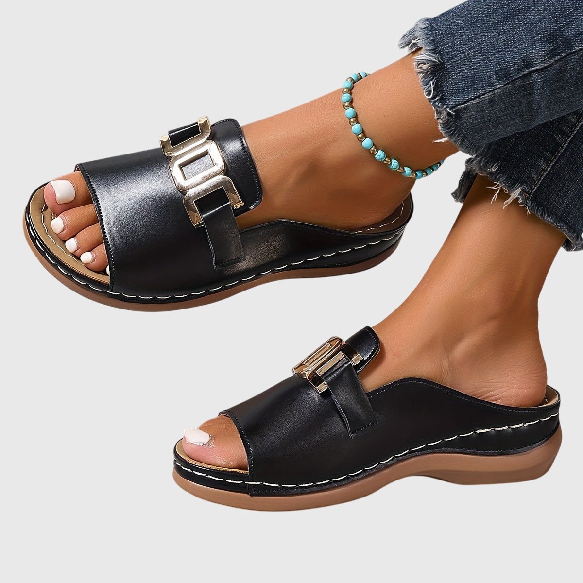 Nextpair | Silje – Guldspænde sandaler med stilfuldt look