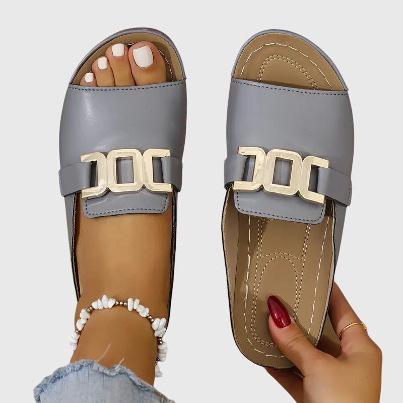 Nextpair | Silje – Guldspænde sandaler med stilfuldt look