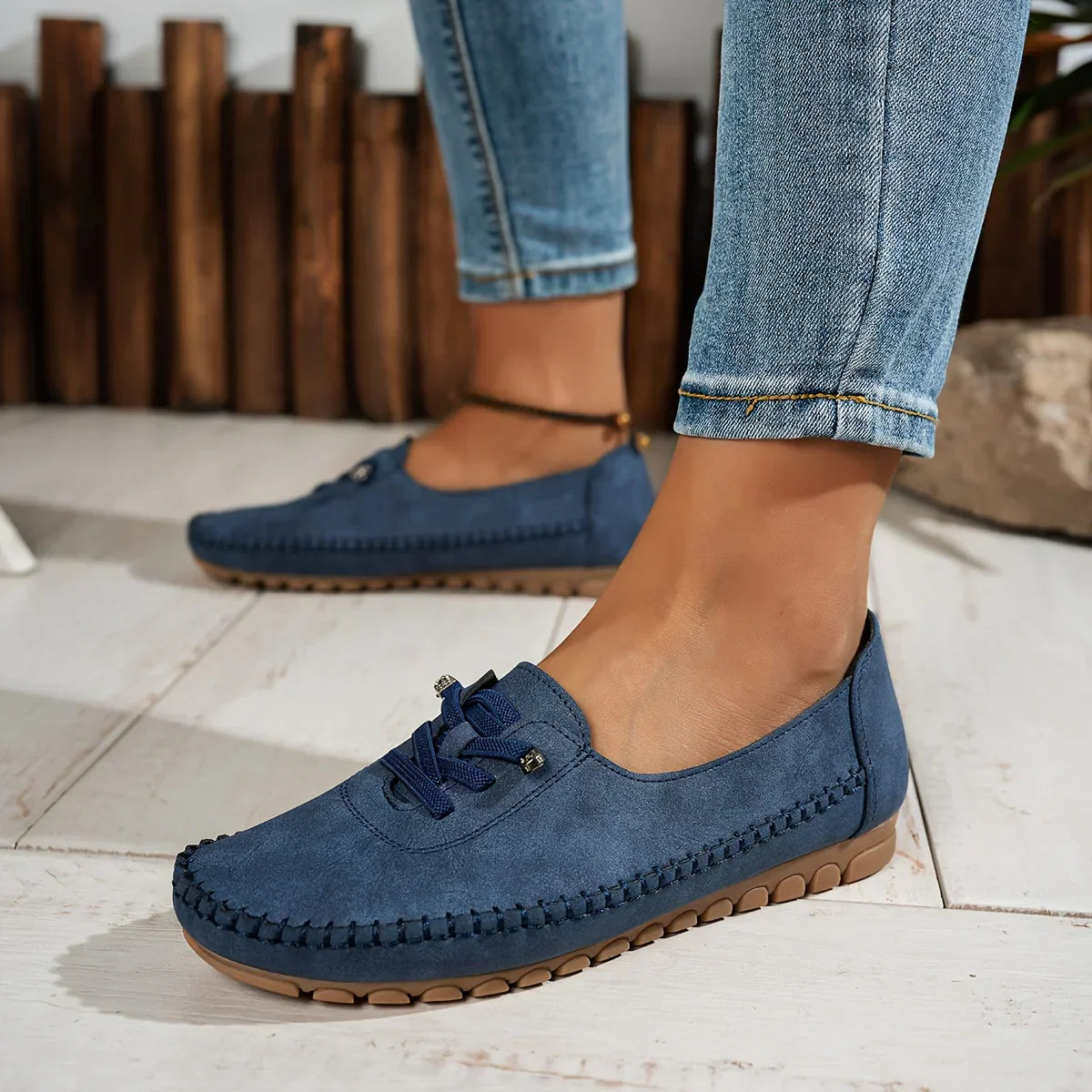 Nextpair | Klassiske damesko med kilehæl og nubuck-look