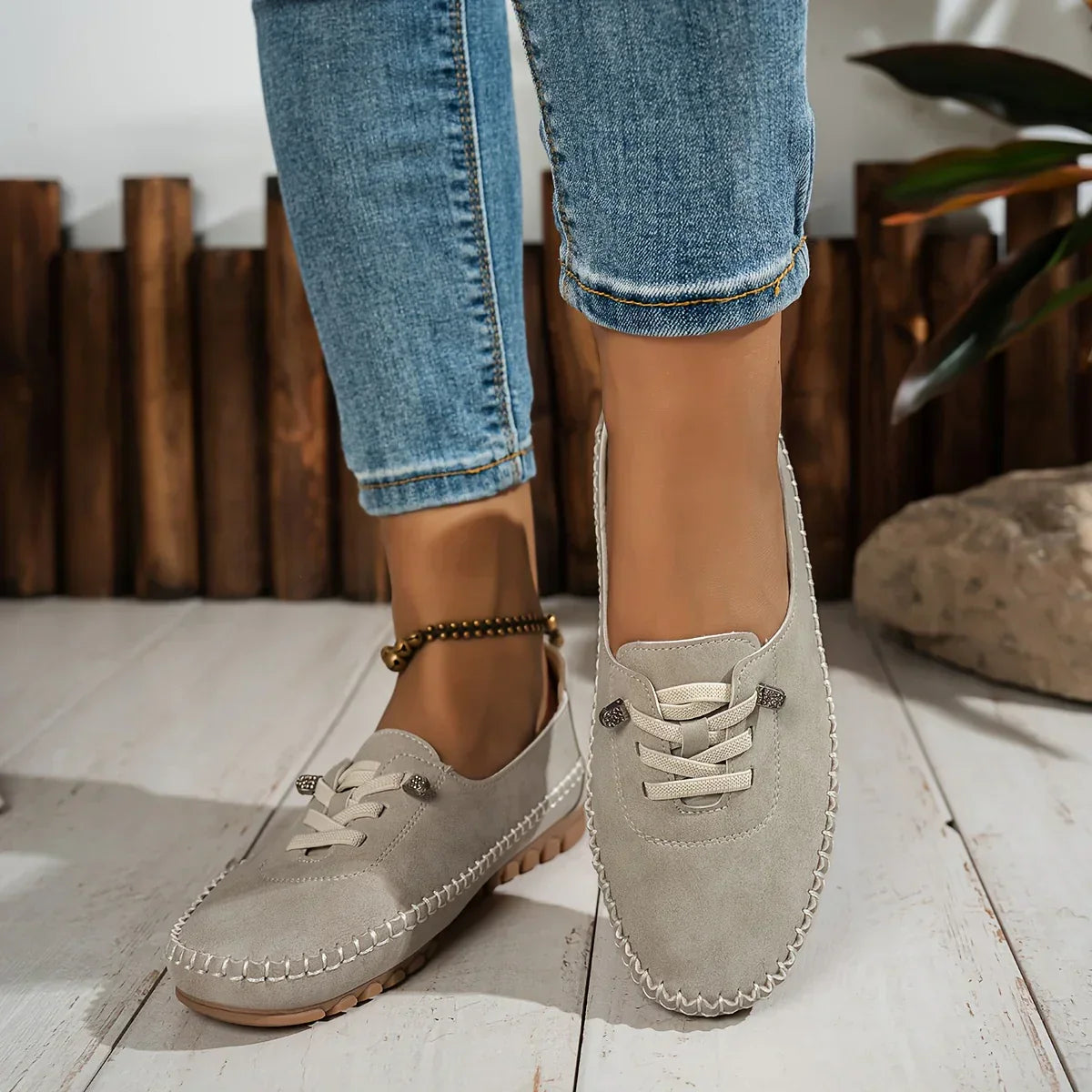 Nextpair | Klassiske damesko med kilehæl og nubuck-look